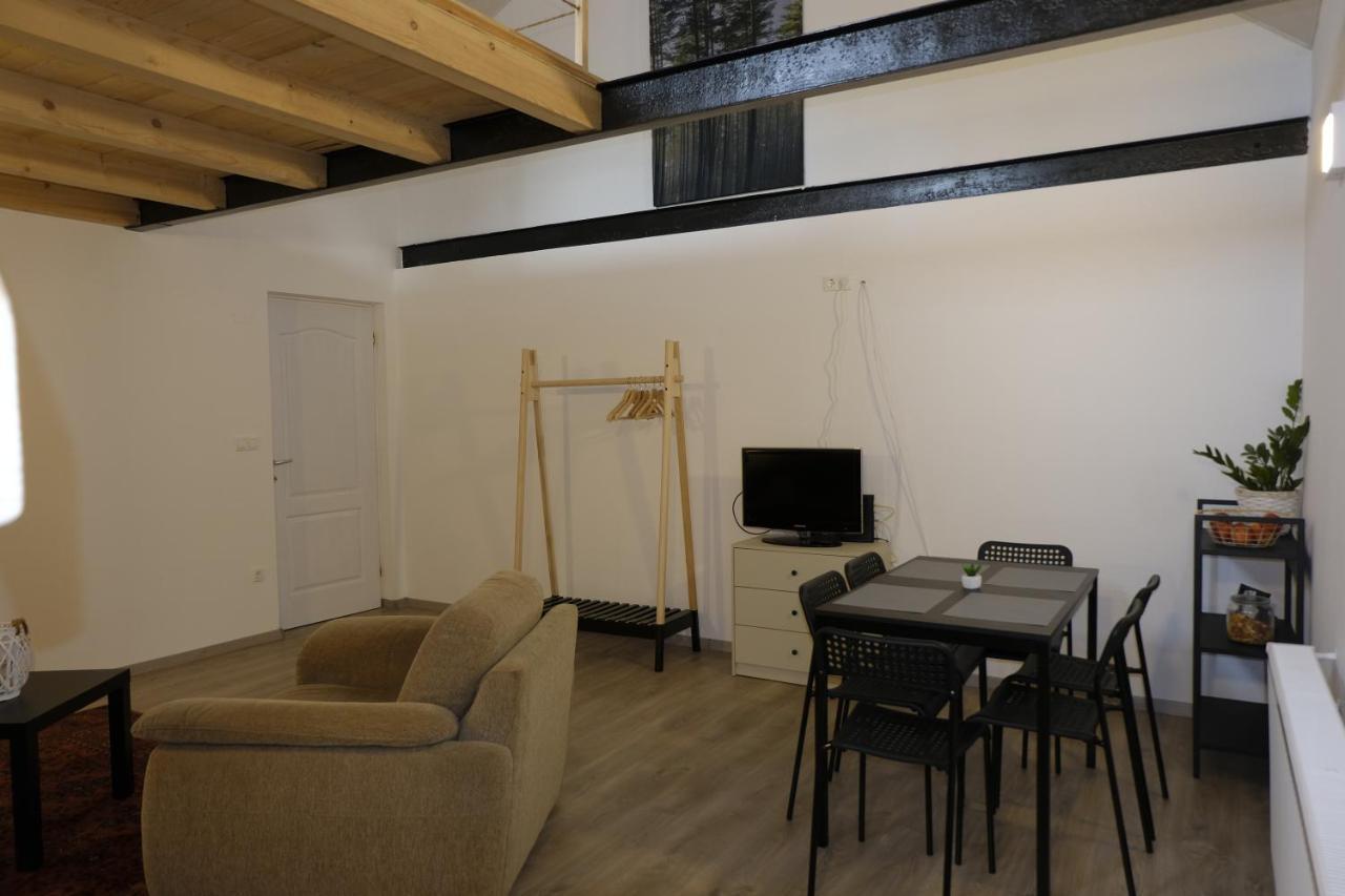 Kajari Apartmanhaz Balatonfőkajár エクステリア 写真